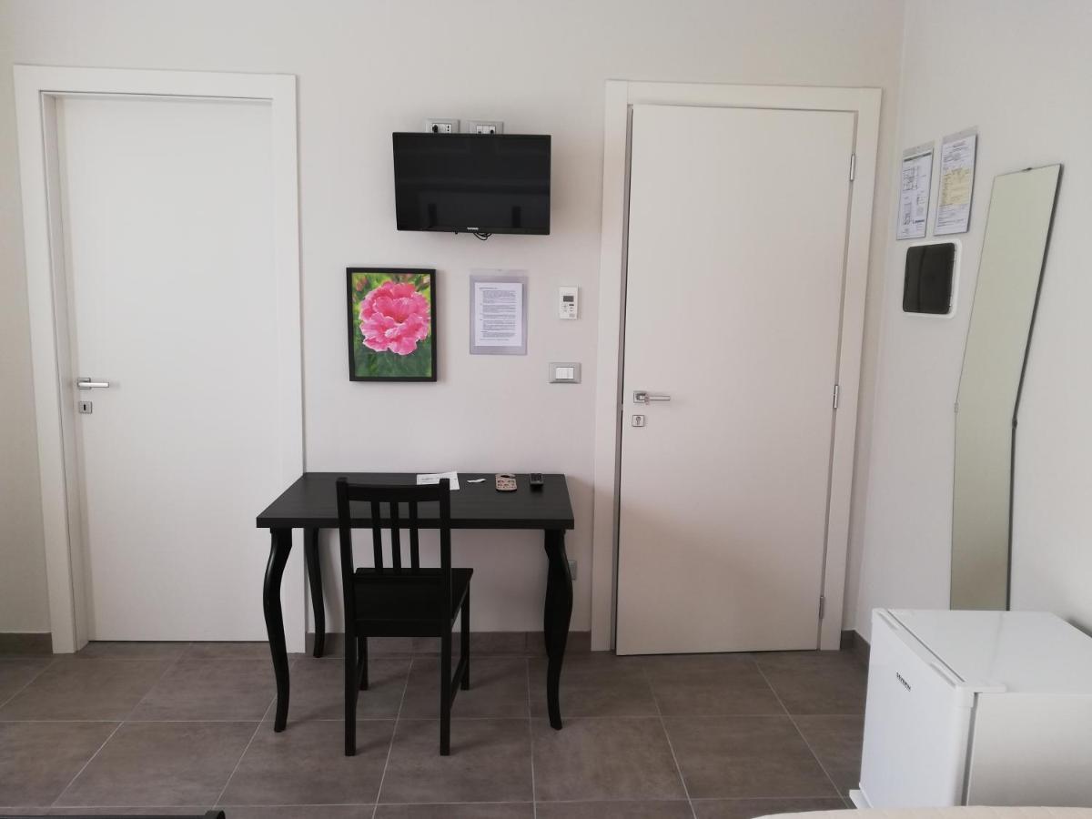 La Dama Room&Breakfast Russi Buitenkant foto